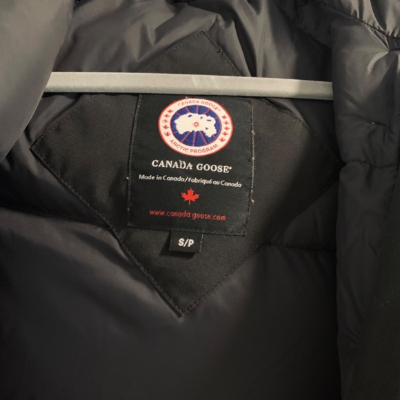 Womens Canada Goose Bomber Jacket - Picture 3 of 3